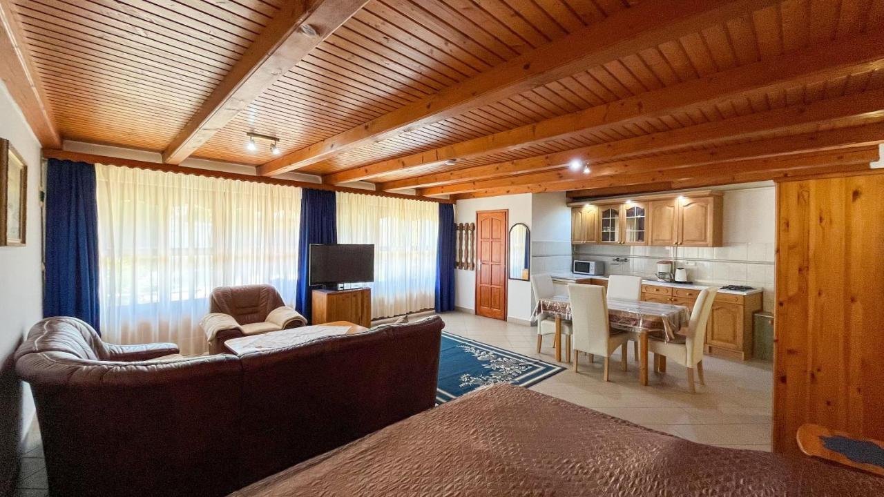Magyar Apartmanhazak I-Iii. Zalakaros Exterior photo