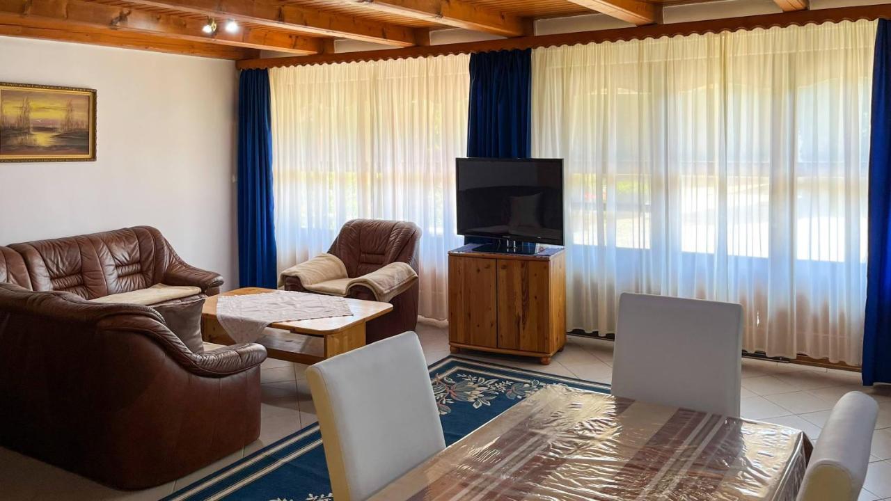 Magyar Apartmanhazak I-Iii. Zalakaros Exterior photo