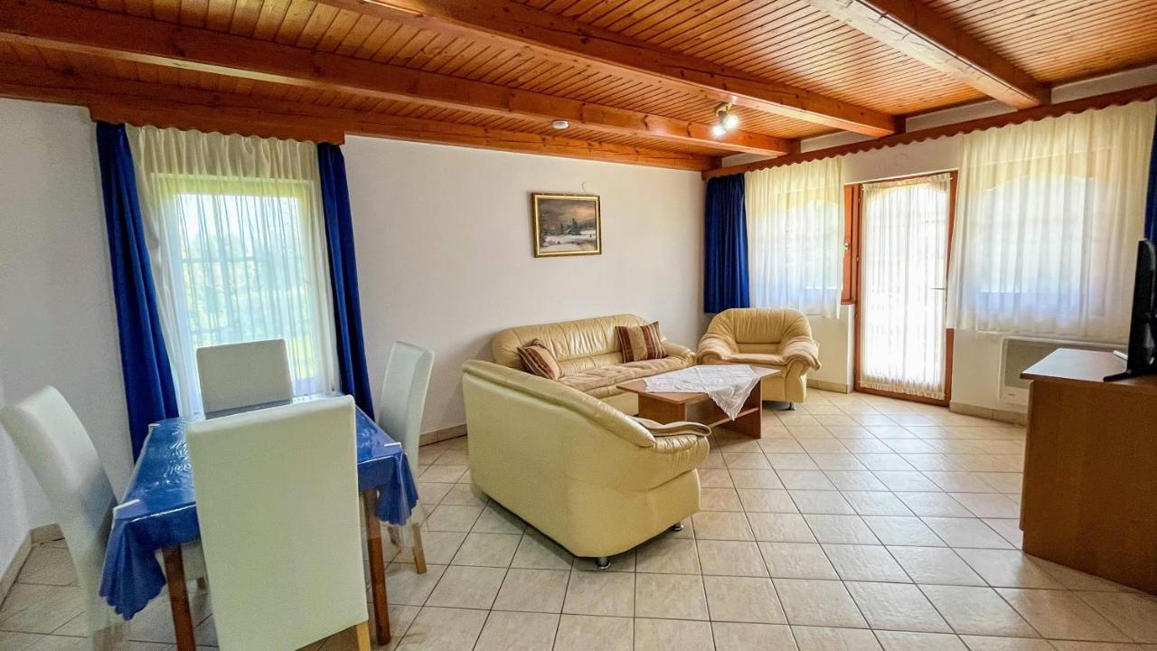 Magyar Apartmanhazak I-Iii. Zalakaros Exterior photo